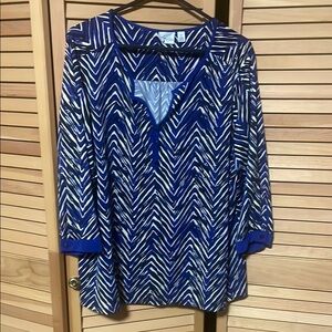 Kim Rogers Blue and White Relaxed Graphic Tunic